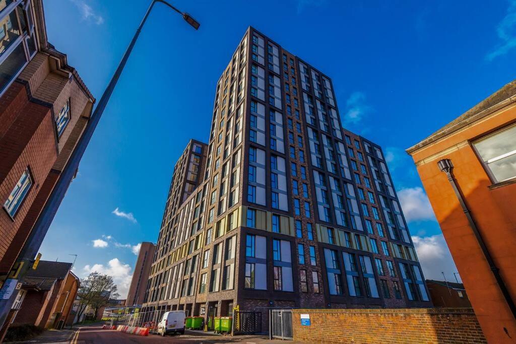 Stunning 2-Bed Premium Apartment - Free Wi-Fi Preston  Exterior photo